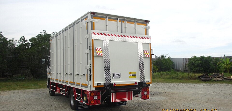 Hydraulic Tail Lift 2T Aluminium W2450xH2400 24V