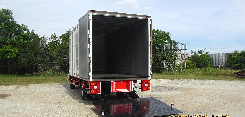 Hydraulic Tail Lift 2T Aluminium W2450xH2600 24V