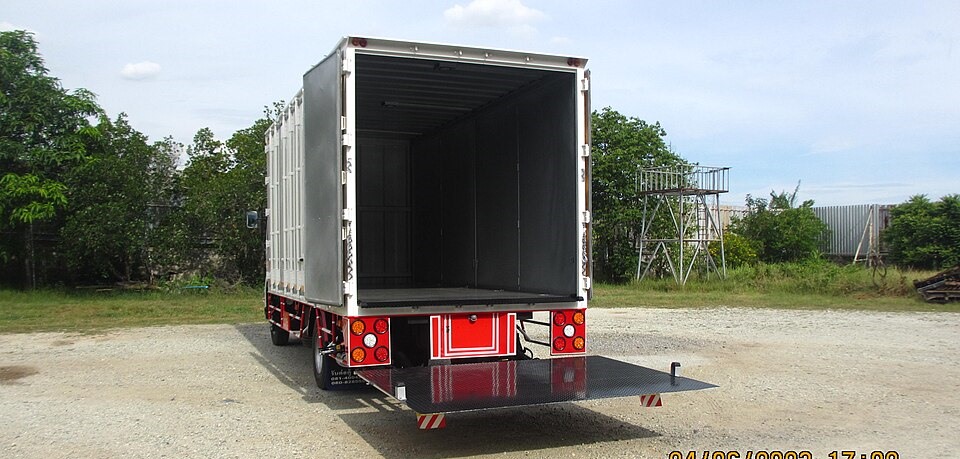 Hydraulic Tail Lift 3T Steel W2450xH2600 24V
